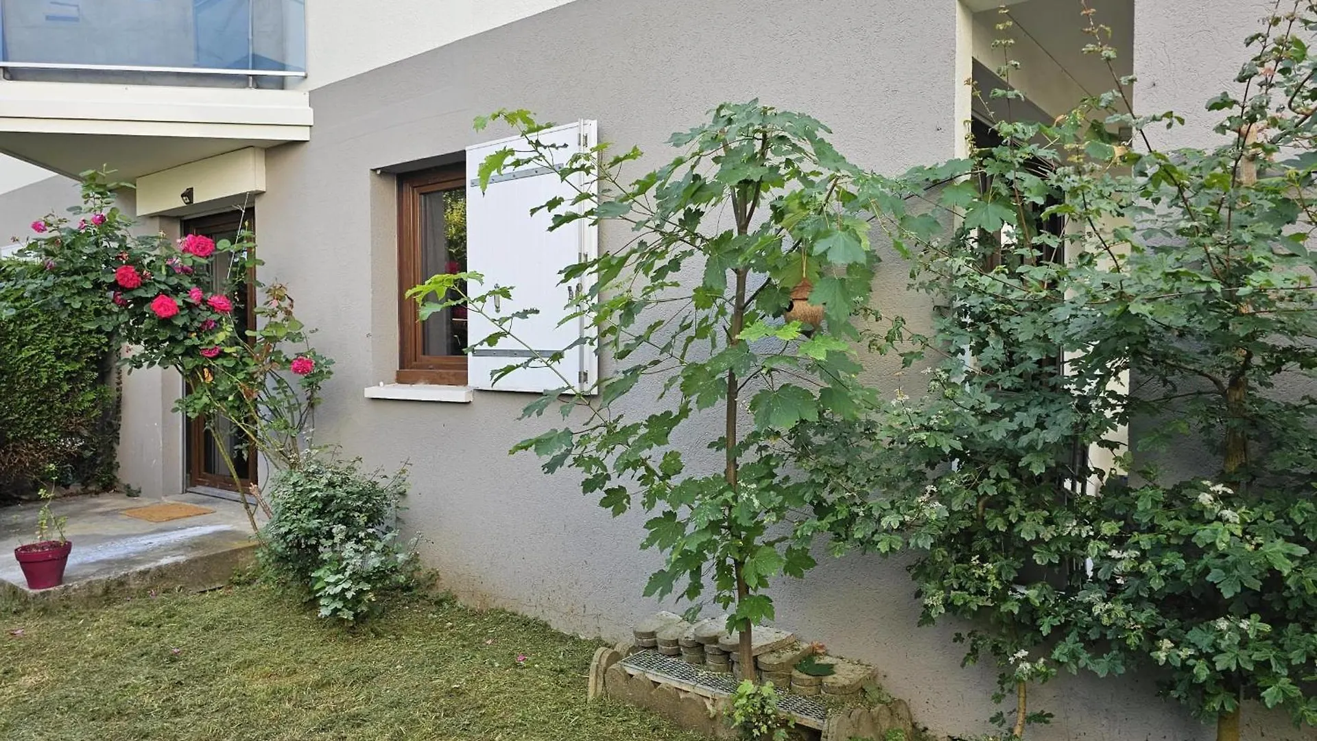 Nice Spacious Nest In Annecy Lägenhet